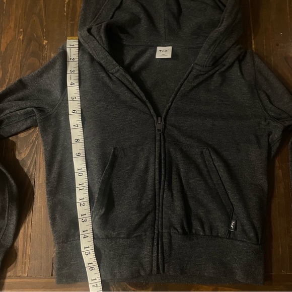 Aritzia TNA- COTTON lightweight, cropped jacket with hood [XS] - Picture 6 of 7